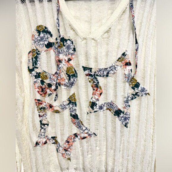 POL Cream V-Neck Sweater with Floral Star Accents - Picture 7 of 12